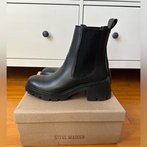 Steve Madden Honored Chelsea Bootie Size 10 worn once